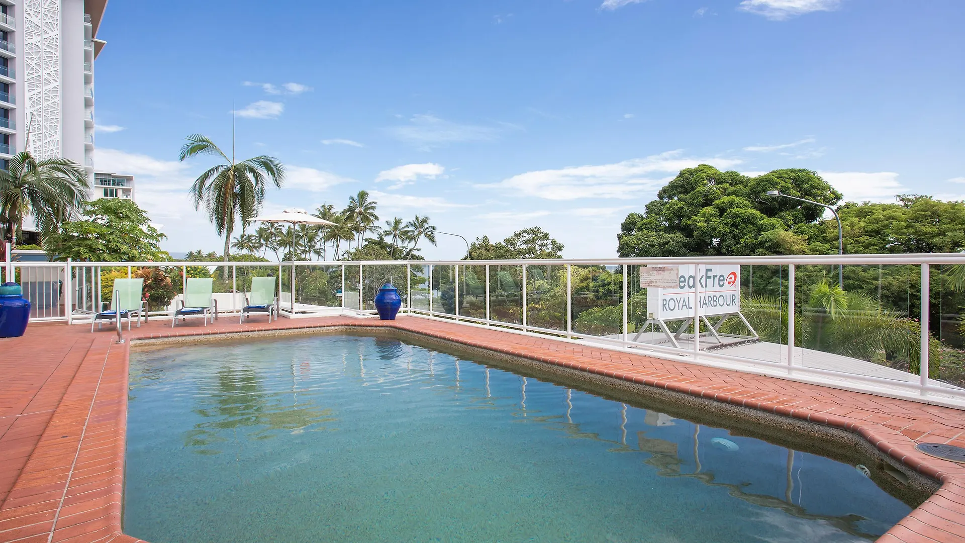 Breakfree Royal Harbour Aparthotel Cairns Australien